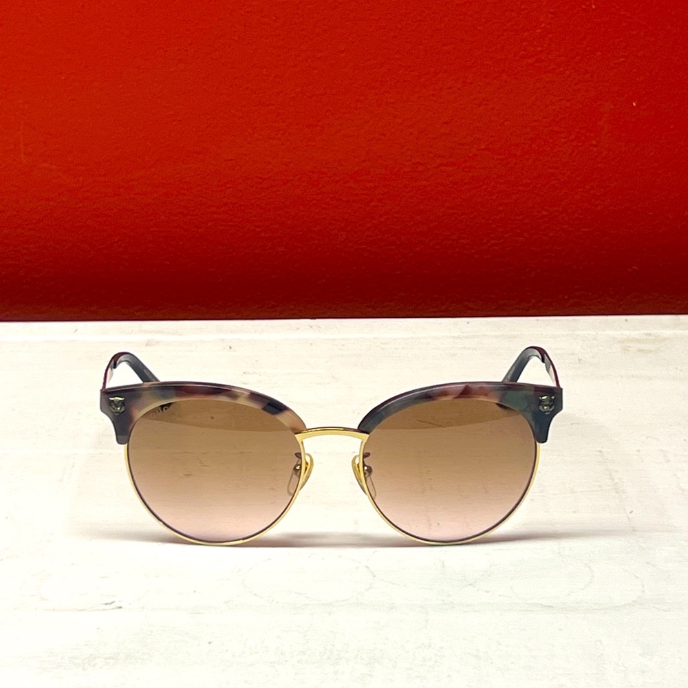 Beautiful Unique Gucci sunglasses.